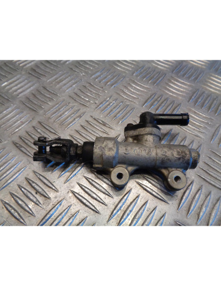 maitre cylindre frein arriere moto honda cbr 1000 f sc25
