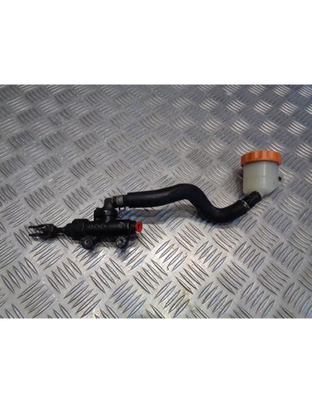 maitre cylindre frein arriere moto honda 750 vfr rc24
