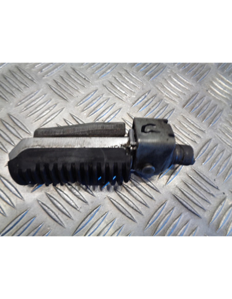 cale repose pied avant gauche moto suzuki gsf 600 bandit js1a8 2000 - 04