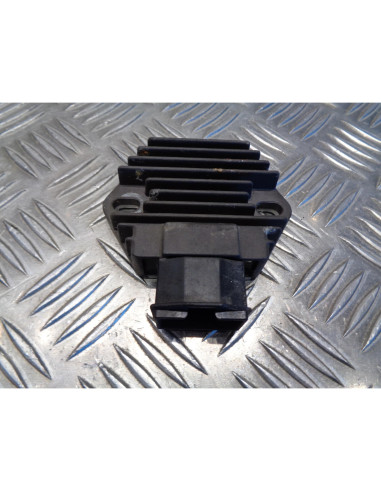 regulateur charge batterie scooter honda 125 dylan sh arobase pantheon
