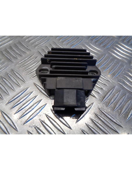 regulateur charge batterie scooter honda 125 dylan sh arobase pantheon