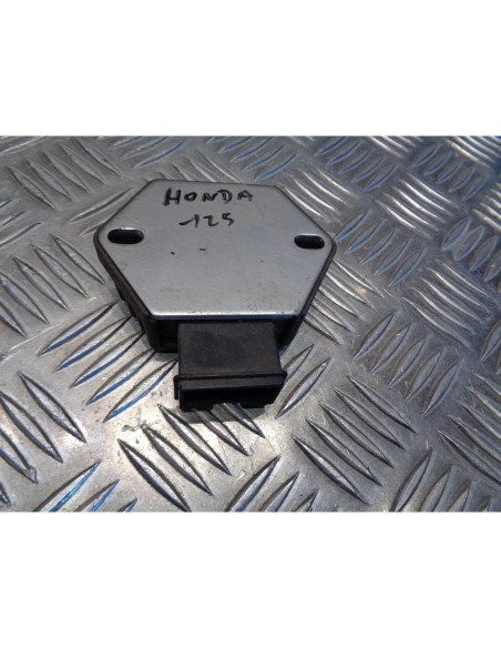 regulateur charge batterie scooter honda 125 dylan sh arobase pantheon
