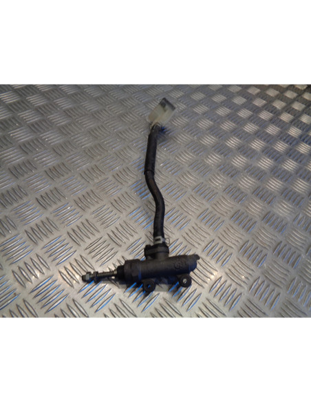 maitre cylindre frein arriere avec bocal moto suzuki 500 gse gm51a