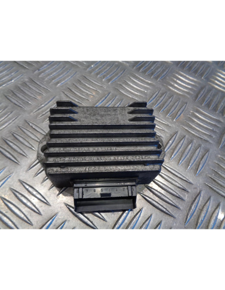 regulateur charge batterie scooter piaggio 50 liberty 2 temps c42500 2009