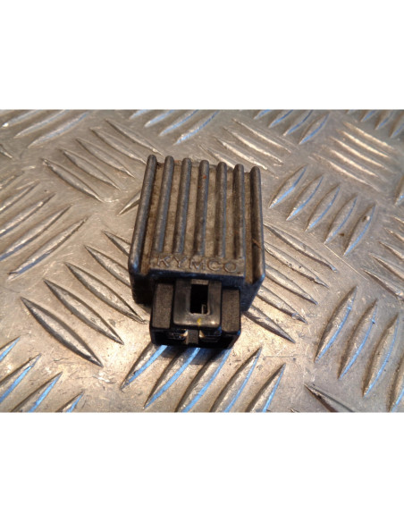 regulateur charge batterie scooter kymco 125 movie xl