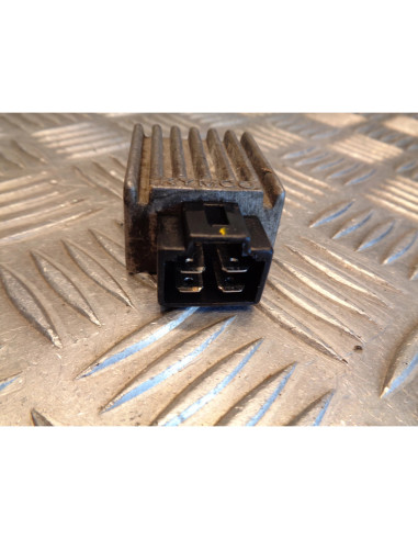 regulateur charge batterie scooter kymco 125 movie xl