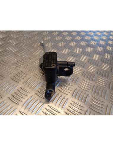 maitre cylindre frein avant scooter kymco 250 ego