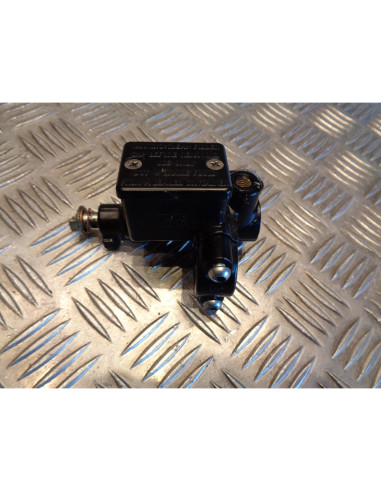 maitre cylindre droit frein avant scooter piaggio 50 zip lbmc25e 2009 - 15 2 tem