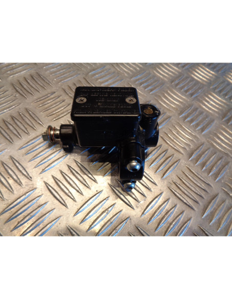 maitre cylindre droit frein avant scooter piaggio 50 zip lbmc25e 2009 - 15 2 tem