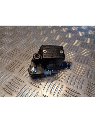 maitre cylindre droit frein avant scooter piaggio 50 zip lbmc25e 2009 - 15 2 tem