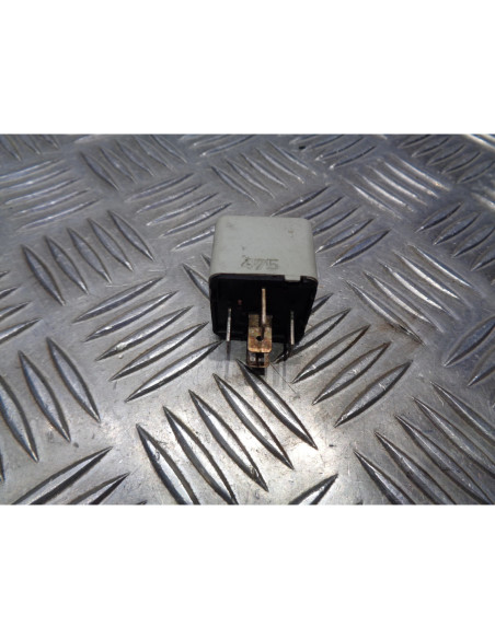 relais electrique 12v 30a scooter piaggio 125 x9 et evolution