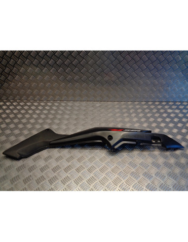 cache lateral arriere droit moto honda 125 cbr jc34a mlhjc34a