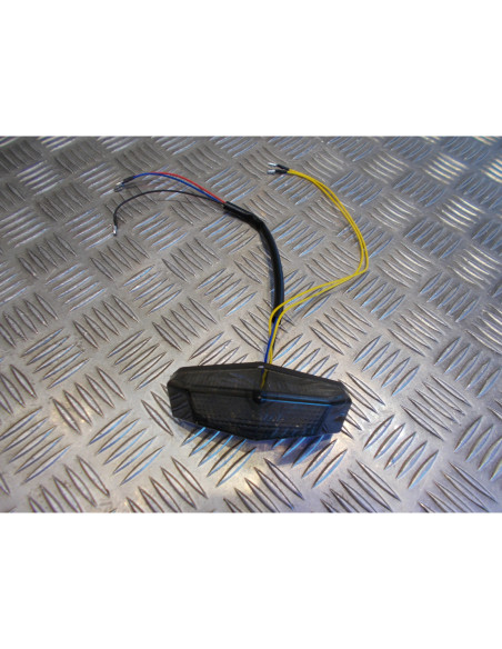 feu arriere led cabochon fume clignotant intégre eclairage plaque moto scooter q
