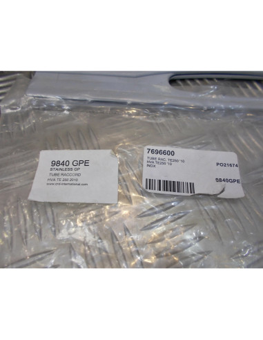 tube intermediaire raccord pot echappement origine sur silencieux crd moto husqv