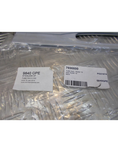 tube intermediaire raccord pot echappement origine sur silencieux crd moto husqv