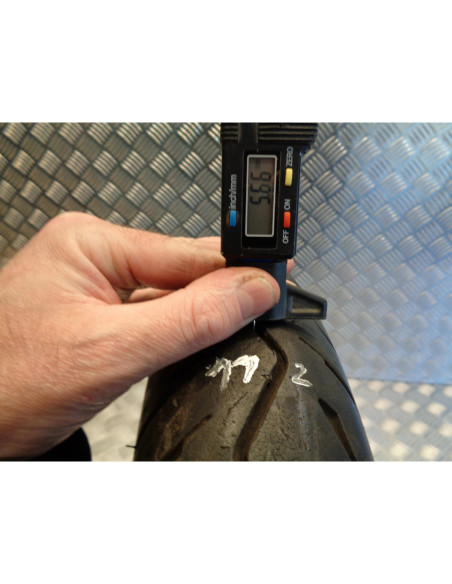 pneu scooter Bridgestone b03 hoop 110 / 90 - 12 64l occasion