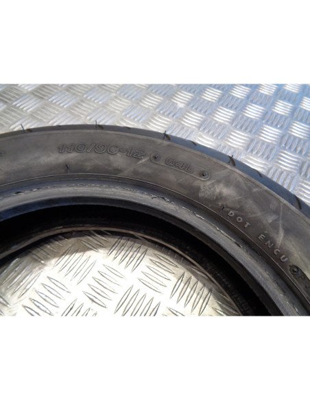 pneu scooter Bridgestone b03 hoop 110 / 90 - 12 64l occasion