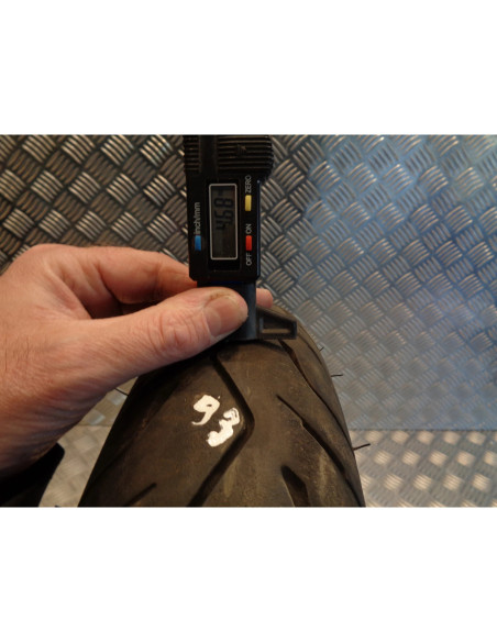 pneu scooter Bridgestone b03 hoop 110 / 90 - 12 64l occasion