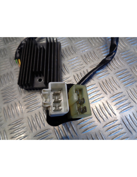 regulateur charge batterie moto honda cbr 1100 xx sc35