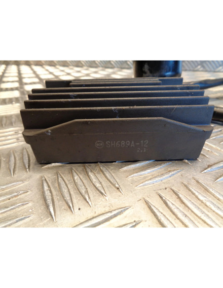 regulateur charge batterie moto honda cbr 1100 xx sc35