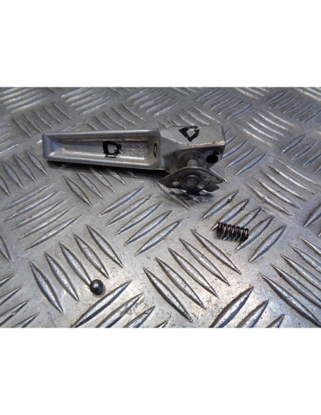 cale repose pied arriere droit moto honda cbr 1100 xx sc35