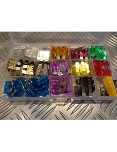 boite de 140 standart fusibles 2A , 3A , 5A , 7.5A , 10A , 15A , 20A , 25A , 30A 2