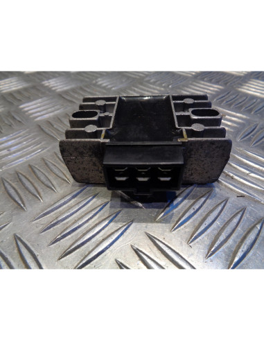regulateur charge batterie scooter piaggio 125 x9