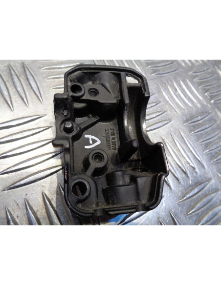 partie arriere droit support commodo scooter beta 125 eikon