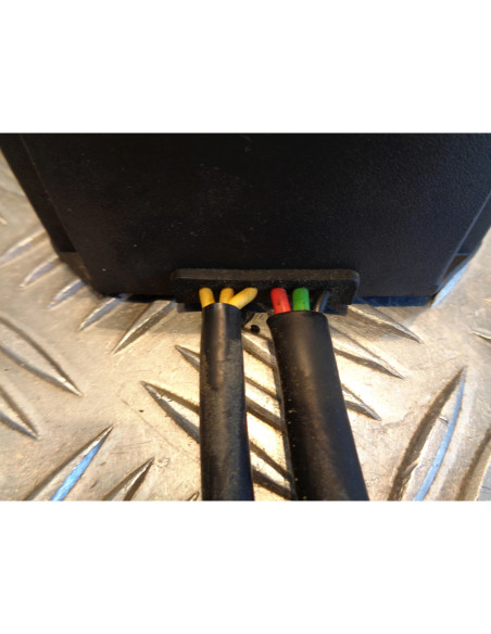 regulateur charge batterie scooter beta 125 eikon