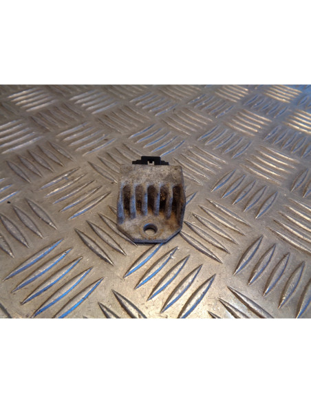 regulateur charge batterie scooter peugeot 50 speedfight 2