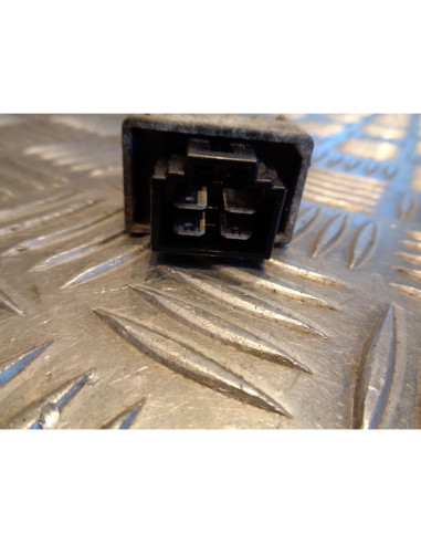 regulateur charge batterie scooter peugeot 50 speedfight 2