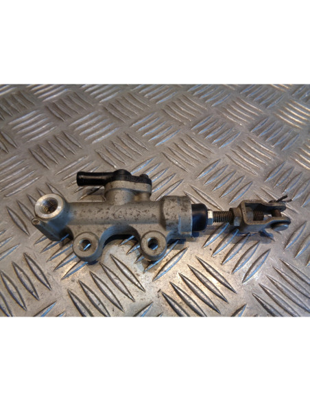 maitre cylindre frein arriere moto suzuki gsf 600 bandit js1a8