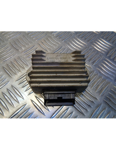 regulateur charge batterie scooter piaggio 50 zip 2 2009 - 15 lbmc25e 2 temps