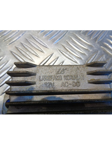 regulateur charge batterie scooter piaggio 50 zip 2 2009 - 15 lbmc25e 2 temps