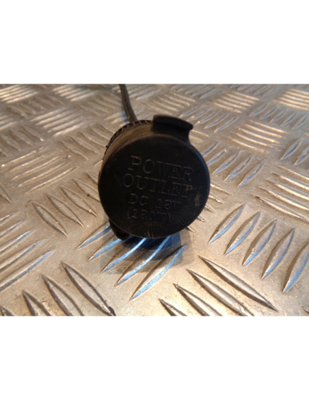 prise allume cigare charge scooter sym 250 gts