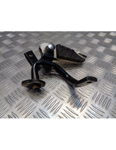 platine repose cale pied arriere droit scooter sym 250 gts