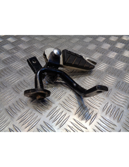 platine repose cale pied arriere droit scooter sym 250 gts