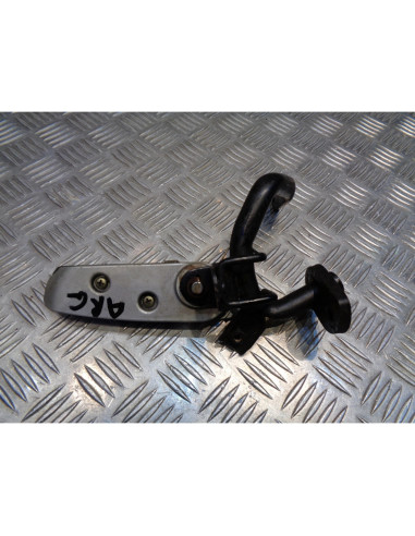 platine repose cale pied arriere gauche scooter sym 250 gts