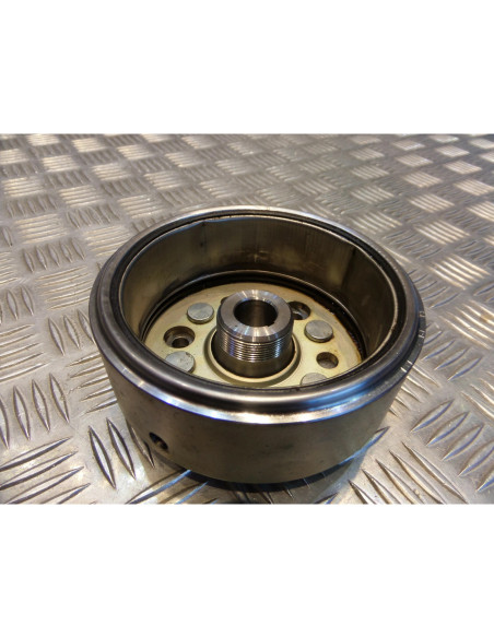 rotor volant allumage scooter sym 250 gts