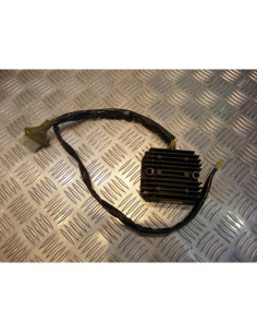 regulateur charge batterie moto honda vf 700 c magna rc21