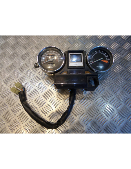 compteur vitesse compte tours tableau de bord moto honda vf 700 c magna rc21