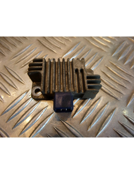 regulateur charge batterie moto yamaha 80 dtlc 53w