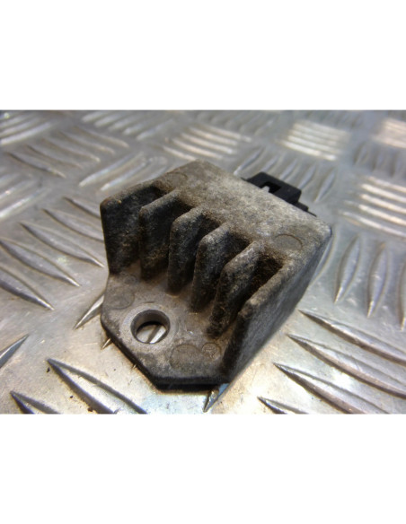 regulateur de tension scooter peugeot 50 ludix one