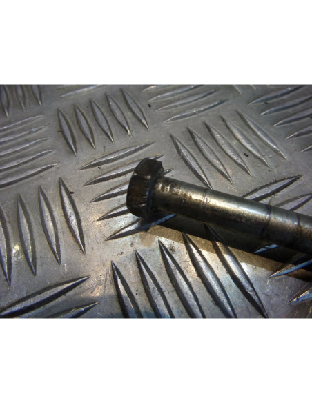 axe de roue avant scooter peugeot 50 st rapido