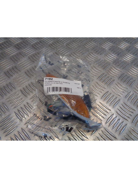 clignotant avant gauche scooter kymco dj 50 x y v parts KBY-L bihr 7192