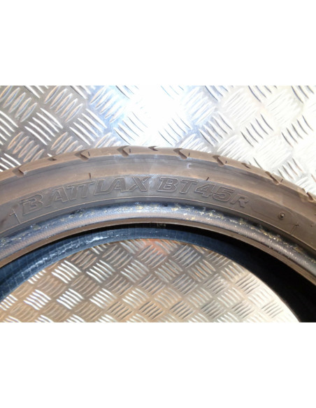 pneu moto Bridgestone battlax bt 45 r 140 / 70 - 18 m/c 67v occasion