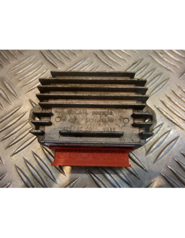 regulateur charge batterie scooter piaggio 50 nrg typhoon