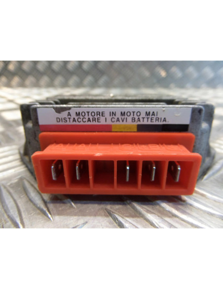 regulateur charge batterie scooter piaggio 50 nrg typhoon