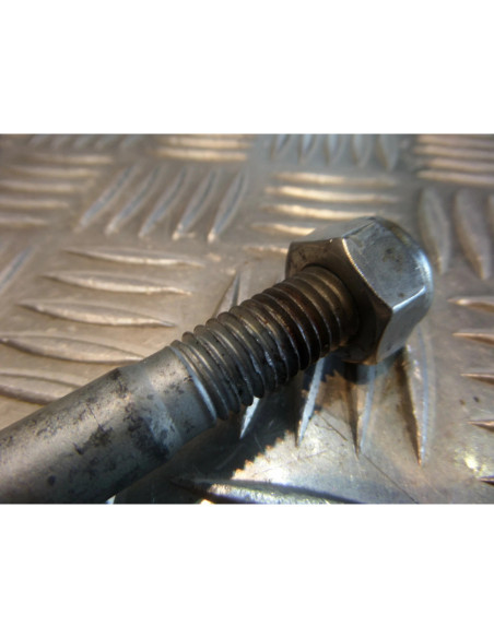 axe fixation moteur scooter aprilia 125 scarabeo zd4pca