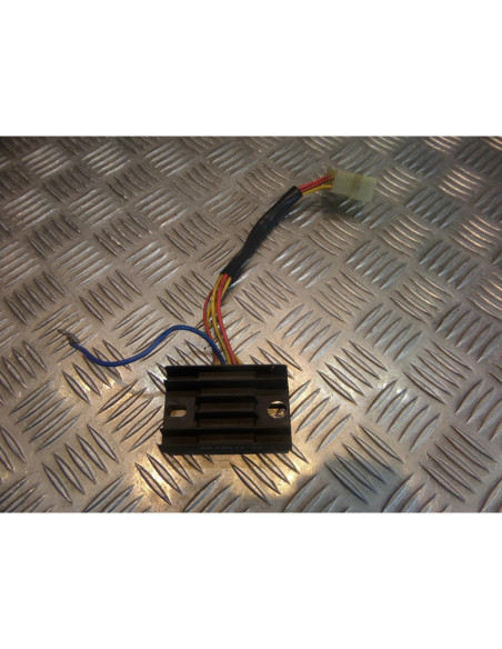 regulateur de charge batterie scooter aprilia 125 scarabeo zd4pca